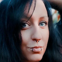 Skelli Nue