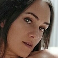 Sky Bruni Nue