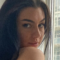 Sky Kristen Nue