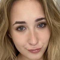 Skylar Sapphyre Nue