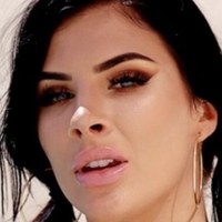 Skylar Walling Nue