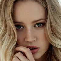 Sonja Van Heerden Nue