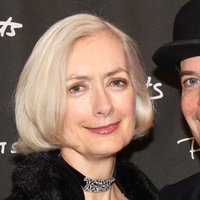 Susan Lyons Nue