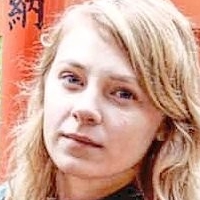 Sydney Poniewaz Nue
