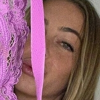 sydneythomas18 Nue