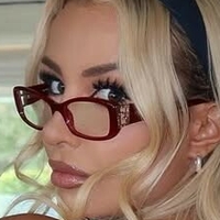Tana Mongeau Nue