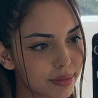 Tara Yazdi Nue