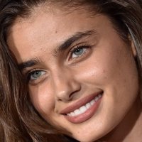 Taylor Hill Nue