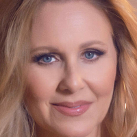 TheRealJuliaAnn Nue