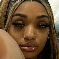 therealyellaa Nue