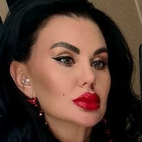 Thibisova Nue