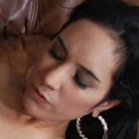 Tia Cyrus Nue