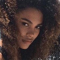 Tina Kunakey Di Vita Nue