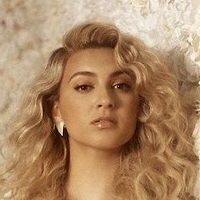 Tori Kelly Nue