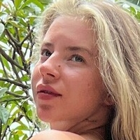 travelchelle Nue