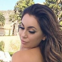 Uldouz Nue