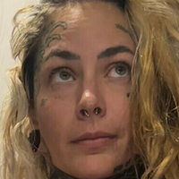 Vero Venturing Nue