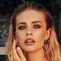 Vlada Zinchenko Nue
