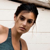 Yasmina Jones Nue