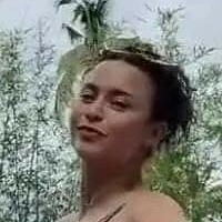Yassi Pressman Nue