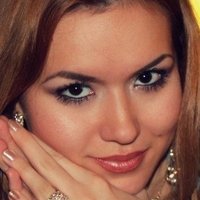 Yuliya Sekot Nue