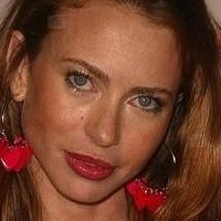 Yvonne Sciò Nue