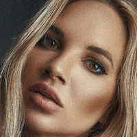 Yvonne Simon Nue
