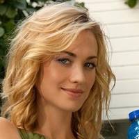 Yvonne Strahovski Nue