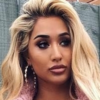 Zahida Allen Nue