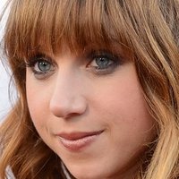Zoe Kazan Nue